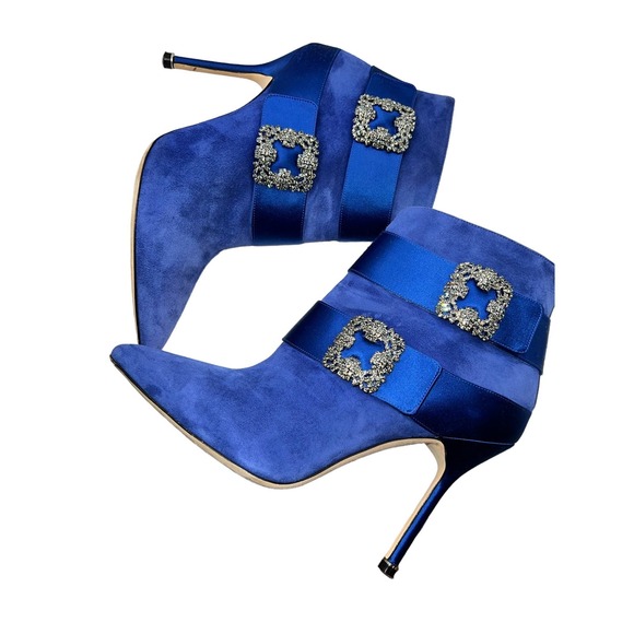 Manolo Blahnik Hangisi Blue Suede Ankle Bootie EU40 - Picture 2 of 13